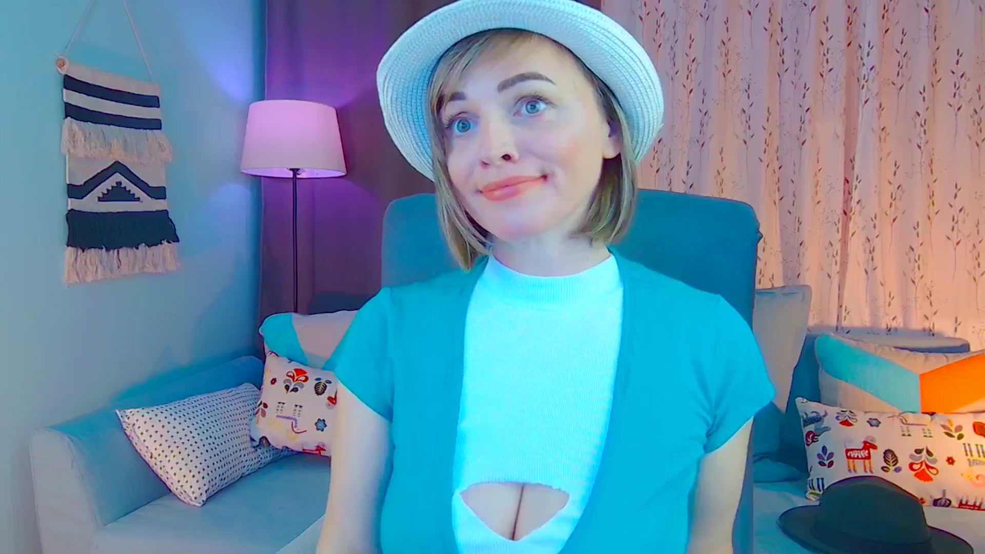 Gallery image thumbnail from SweetDazzle's myfreecams stream on, 12/17/2024, 15:20 image 16 of 20