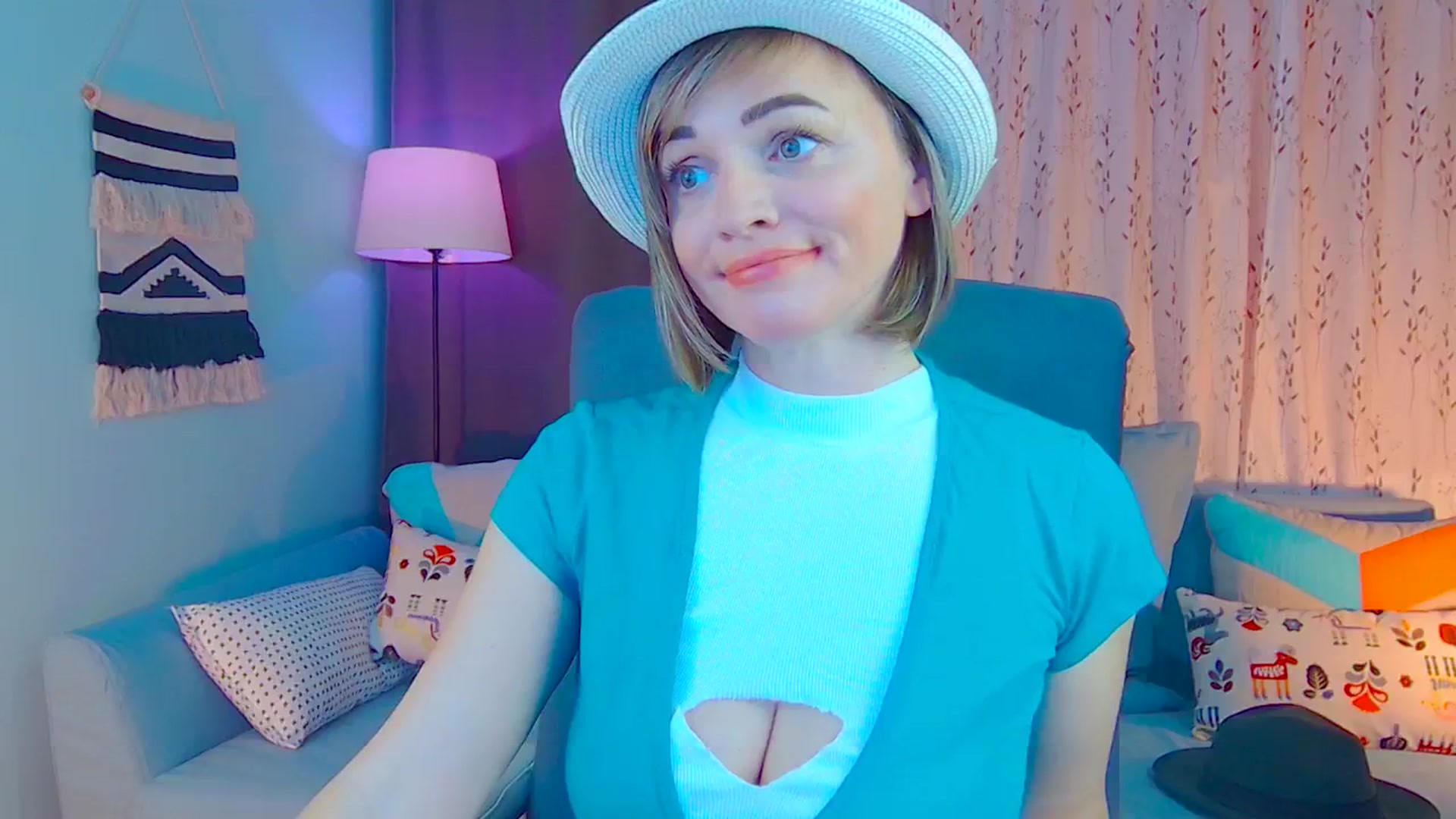 Gallery image thumbnail from SweetDazzle's myfreecams stream on, 12/17/2024, 15:20 image 10 of 20