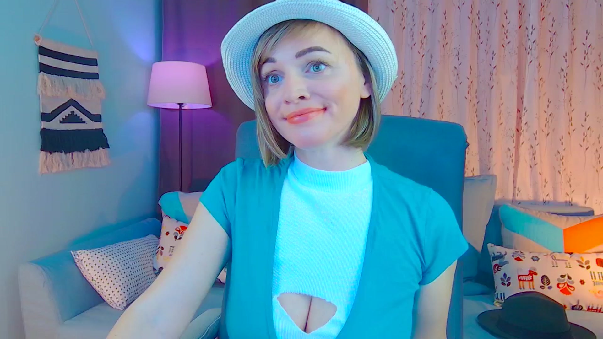Gallery image thumbnail from SweetDazzle's myfreecams stream on, 12/17/2024, 15:20 image 2 of 20