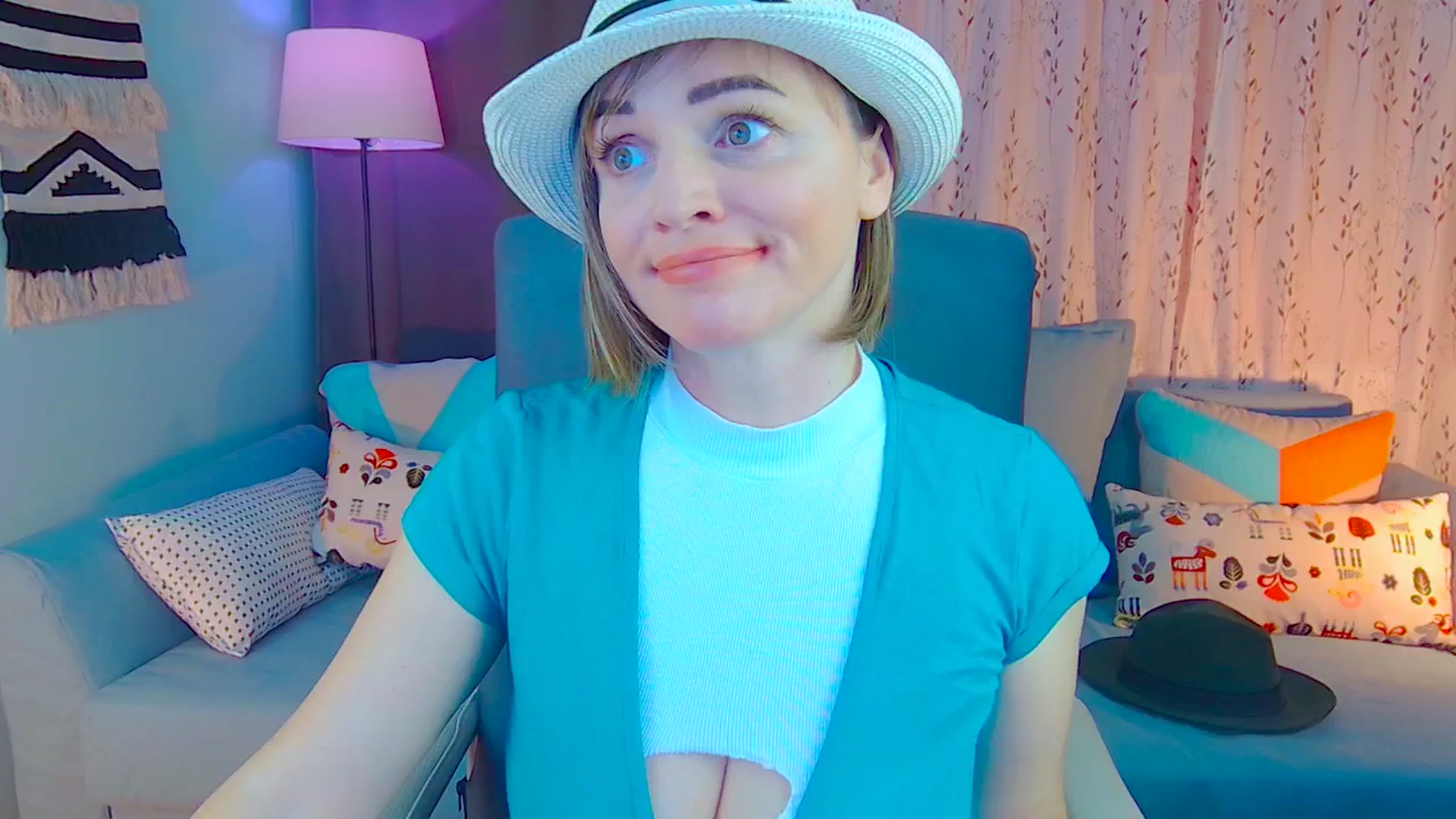 Gallery image thumbnail from SweetDazzle's myfreecams stream on, 12/17/2024, 17:43 image 12 of 20