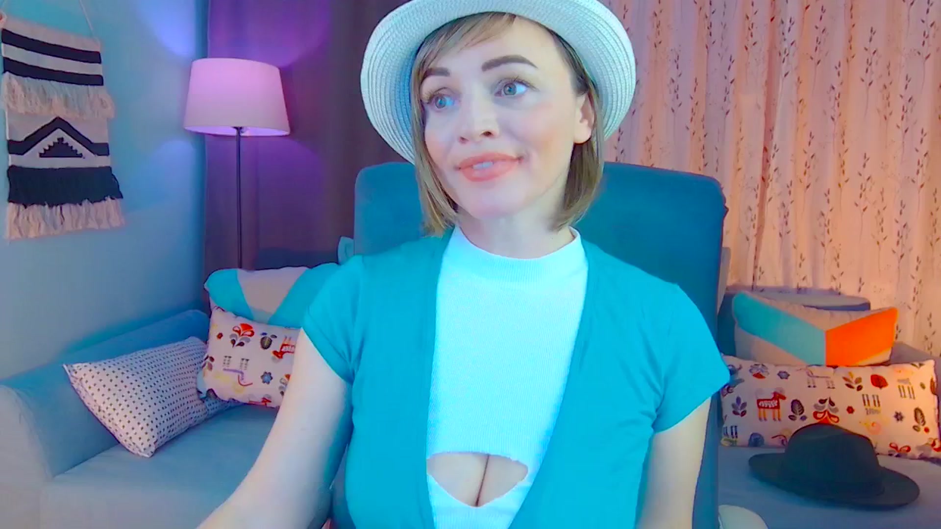 Gallery image thumbnail from SweetDazzle's myfreecams stream on, 12/17/2024, 20:27 image 16 of 20