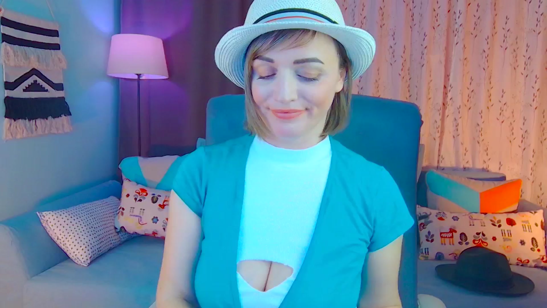 Gallery image thumbnail from SweetDazzle's myfreecams stream on, 12/17/2024, 20:27 image 15 of 20