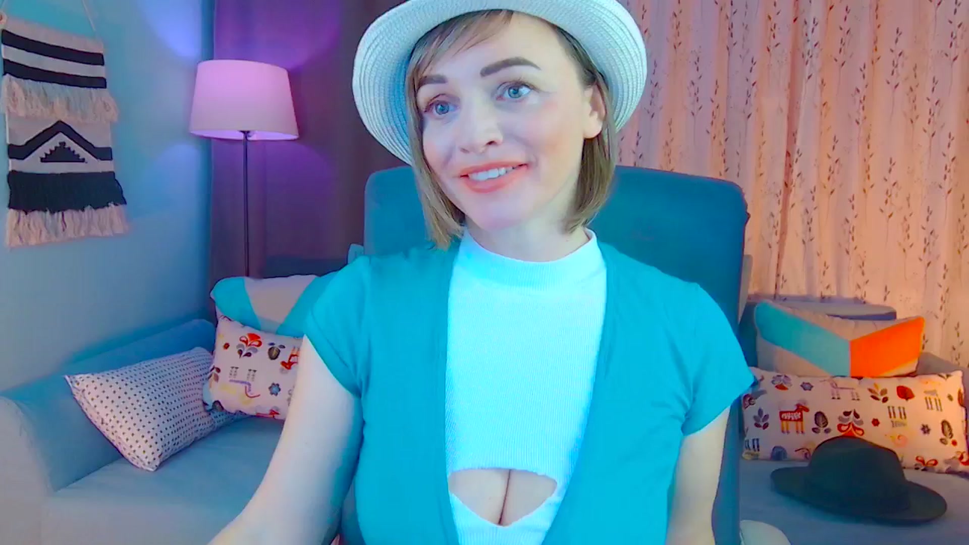 Gallery image thumbnail from SweetDazzle's myfreecams stream on, 12/17/2024, 20:27 image 17 of 20