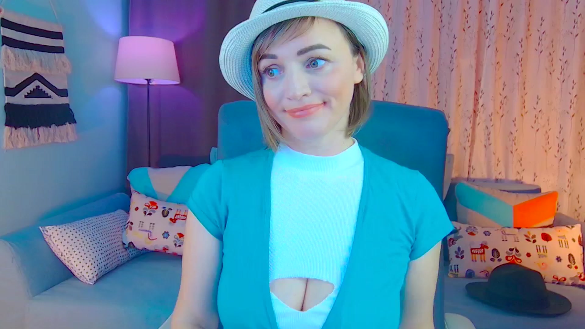 Gallery image thumbnail from SweetDazzle's myfreecams stream on, 12/17/2024, 20:27 image 18 of 20