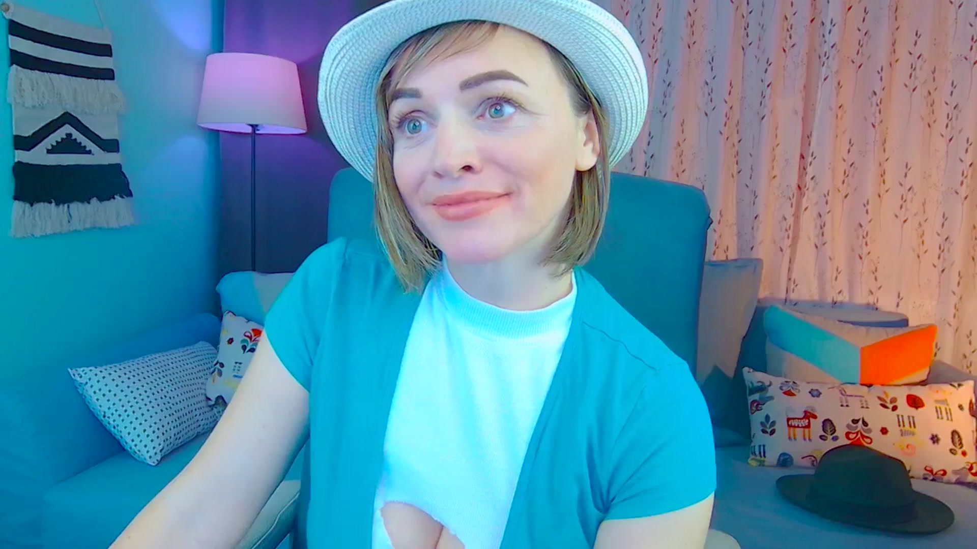 Gallery image thumbnail from SweetDazzle's myfreecams stream on, 12/17/2024, 21:36 image 10 of 20