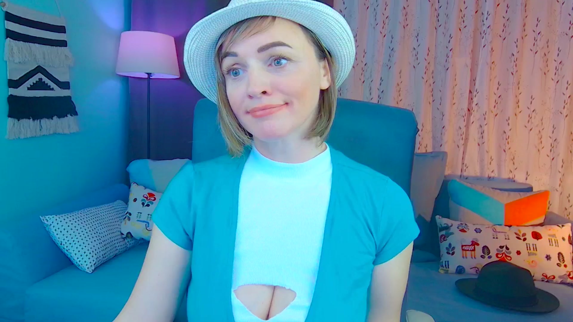 Gallery image thumbnail from SweetDazzle's myfreecams stream on, 12/17/2024, 21:36 image 13 of 20