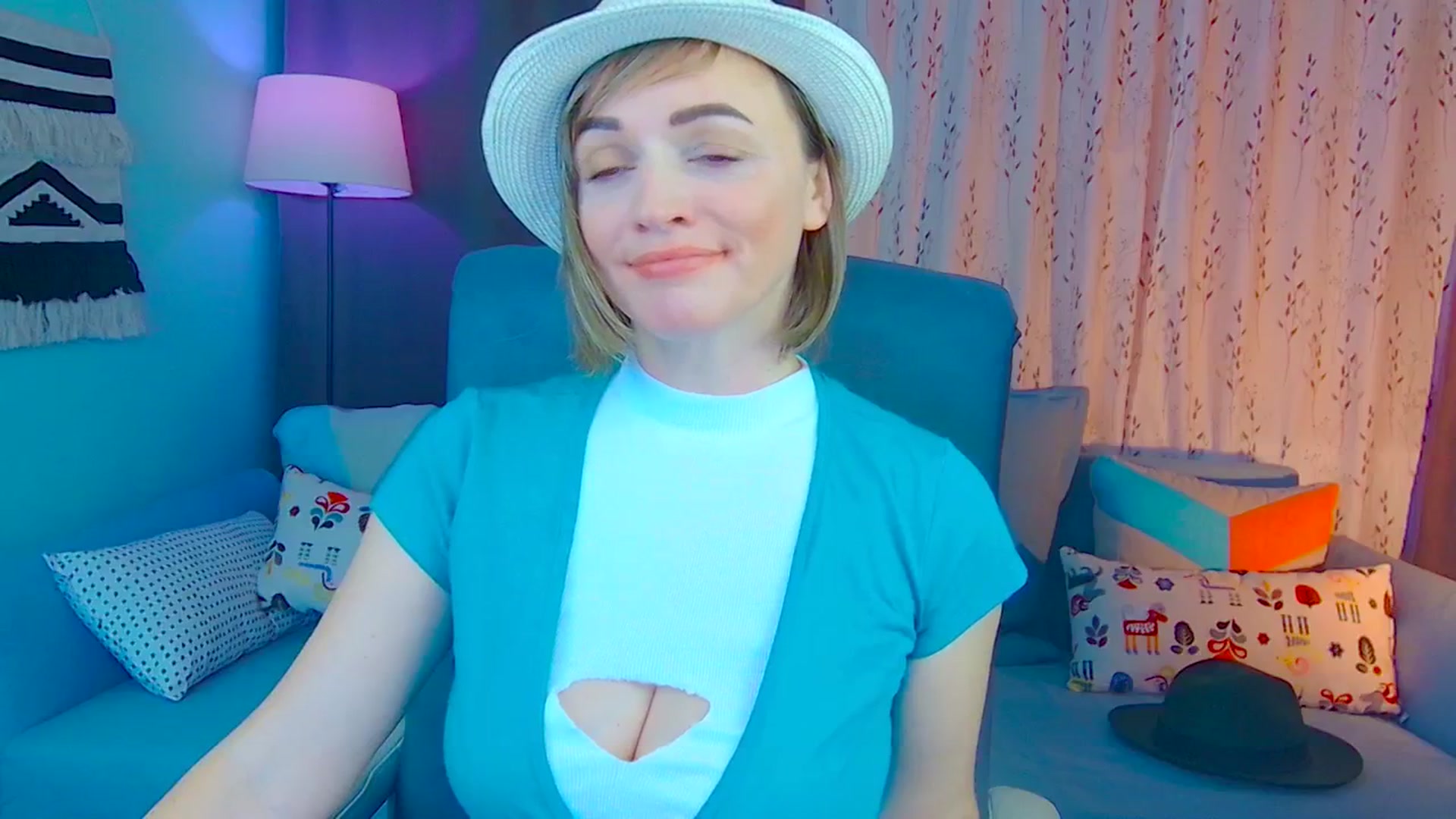 Gallery image thumbnail from SweetDazzle's myfreecams stream on, 12/17/2024, 21:36 image 4 of 20
