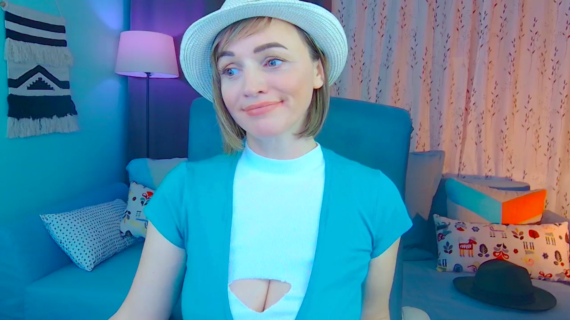 Gallery image thumbnail from SweetDazzle's myfreecams stream on, 12/17/2024, 21:36 image 19 of 20
