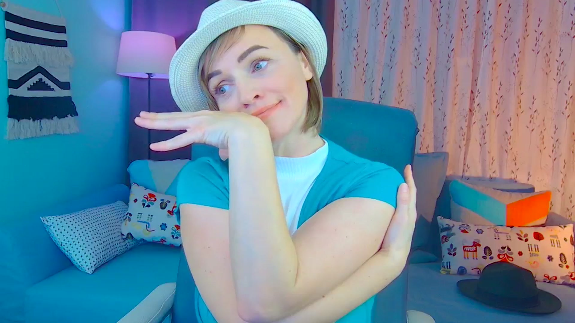 Gallery image thumbnail from SweetDazzle's myfreecams stream on, 12/17/2024, 21:36 image 14 of 20