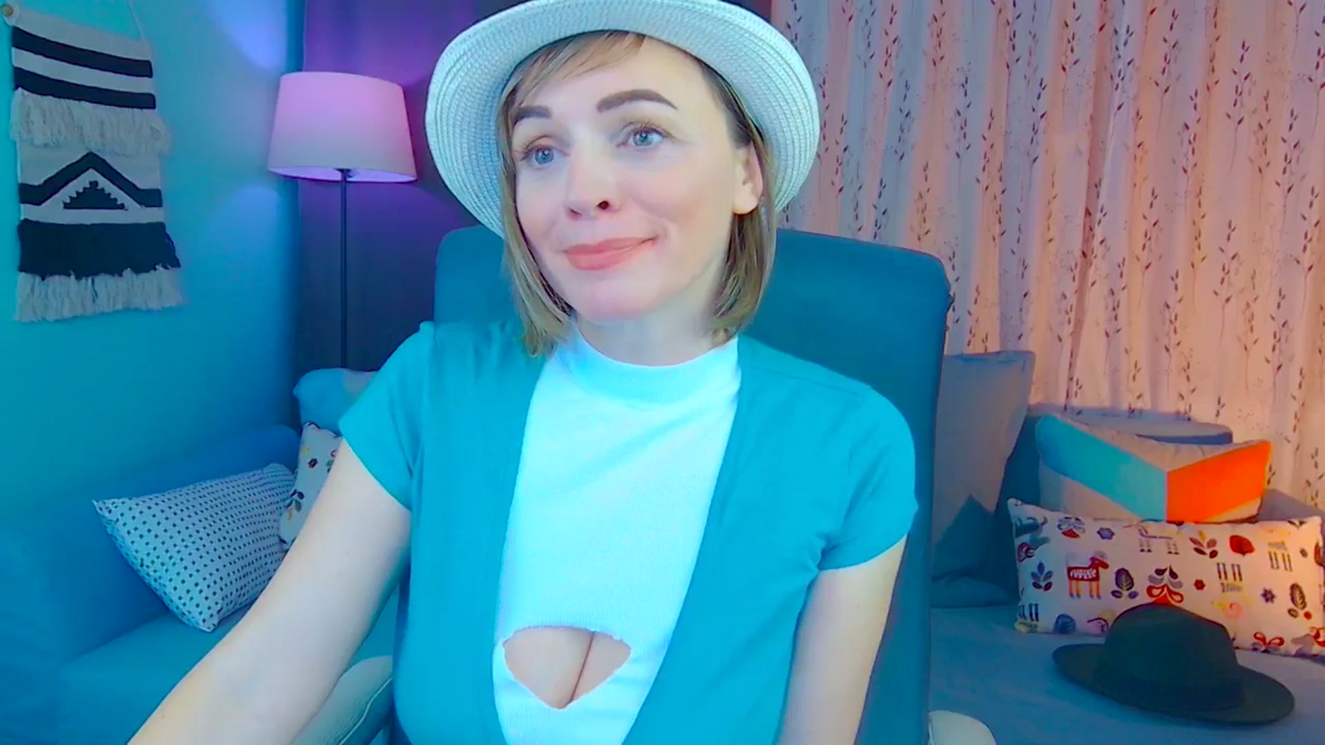Gallery image thumbnail from SweetDazzle's myfreecams stream on, 12/17/2024, 21:36 image 9 of 20