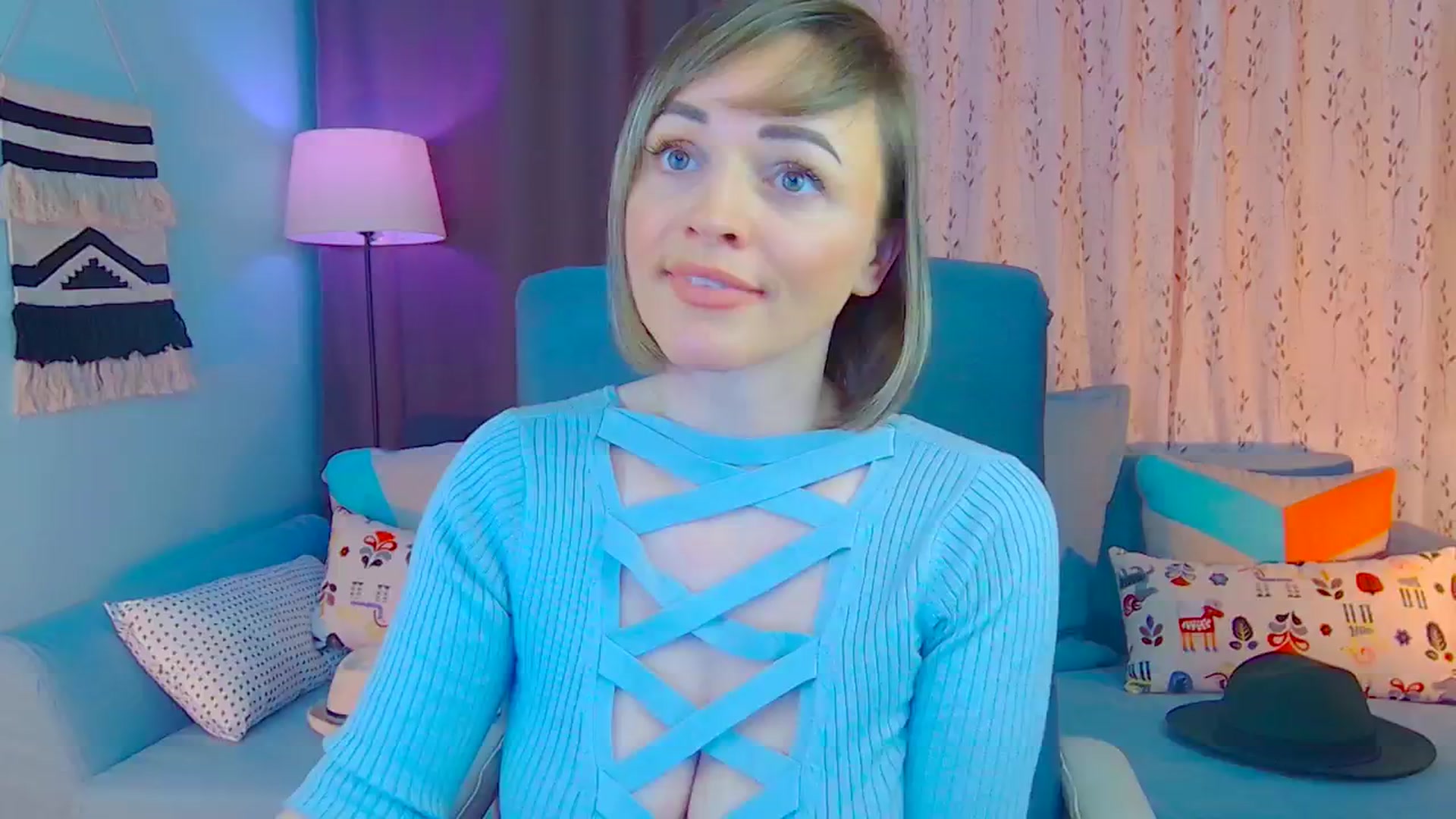 Gallery image thumbnail from SweetDazzle's myfreecams stream on, 12/19/2024, 11:31 image 17 of 20
