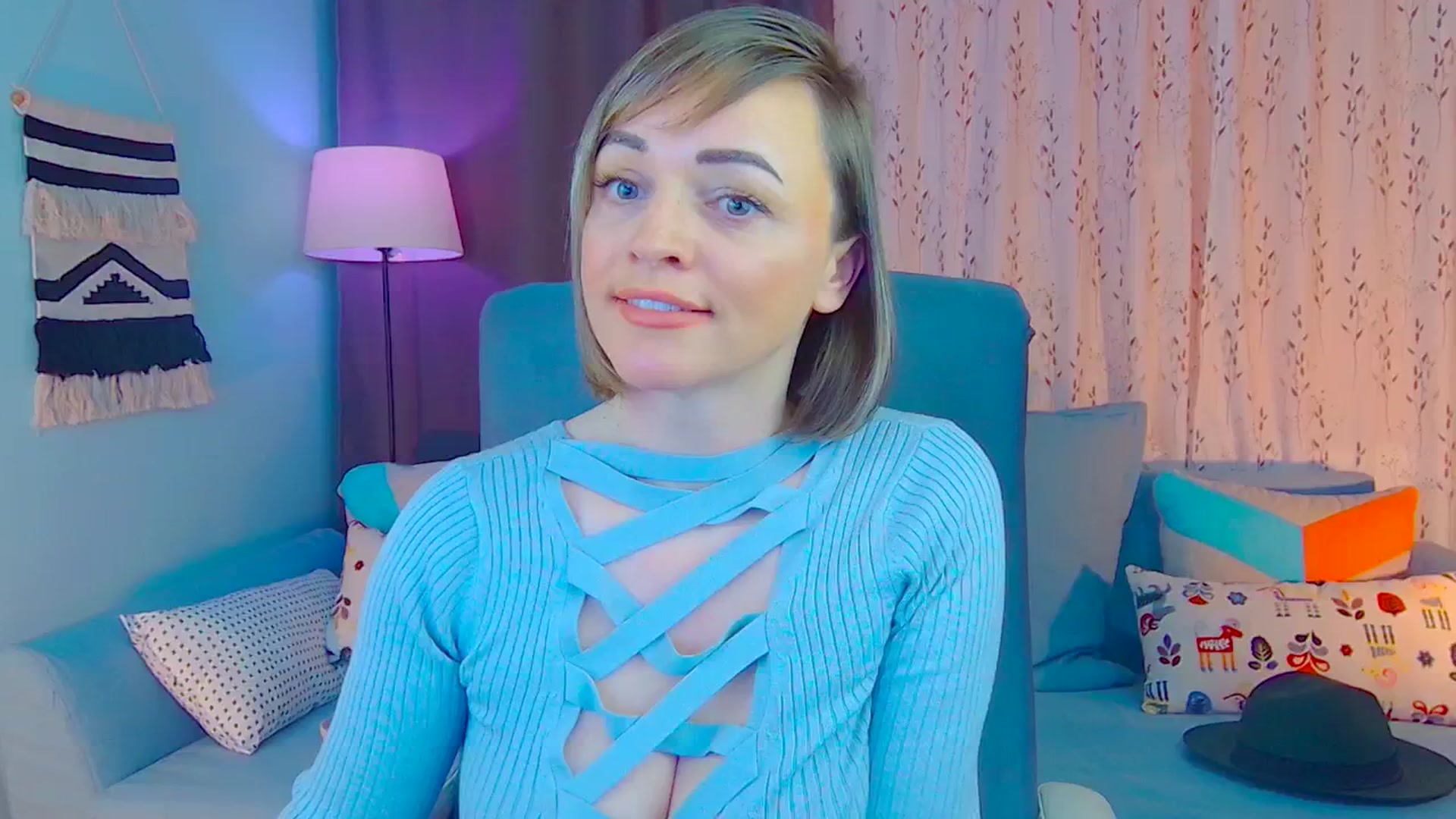 Gallery image thumbnail from SweetDazzle's myfreecams stream on, 12/19/2024, 13:01 image 10 of 20