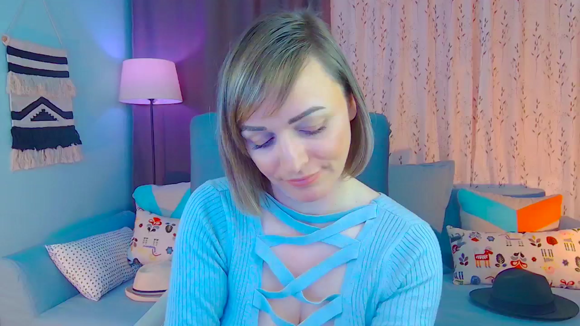 Gallery image thumbnail from SweetDazzle's myfreecams stream on, 12/19/2024, 13:01 image 16 of 20