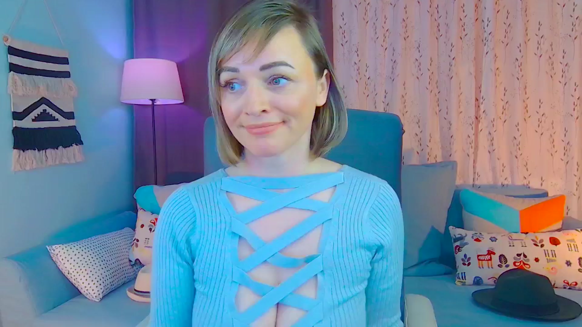 Gallery image thumbnail from SweetDazzle's myfreecams stream on, 12/19/2024, 13:01 image 13 of 20