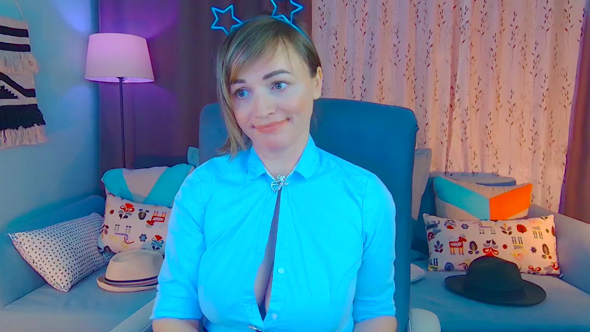 Gallery image thumbnail from SweetDazzle's myfreecams stream on, 12/20/2024, 17:10 image 10 of 20