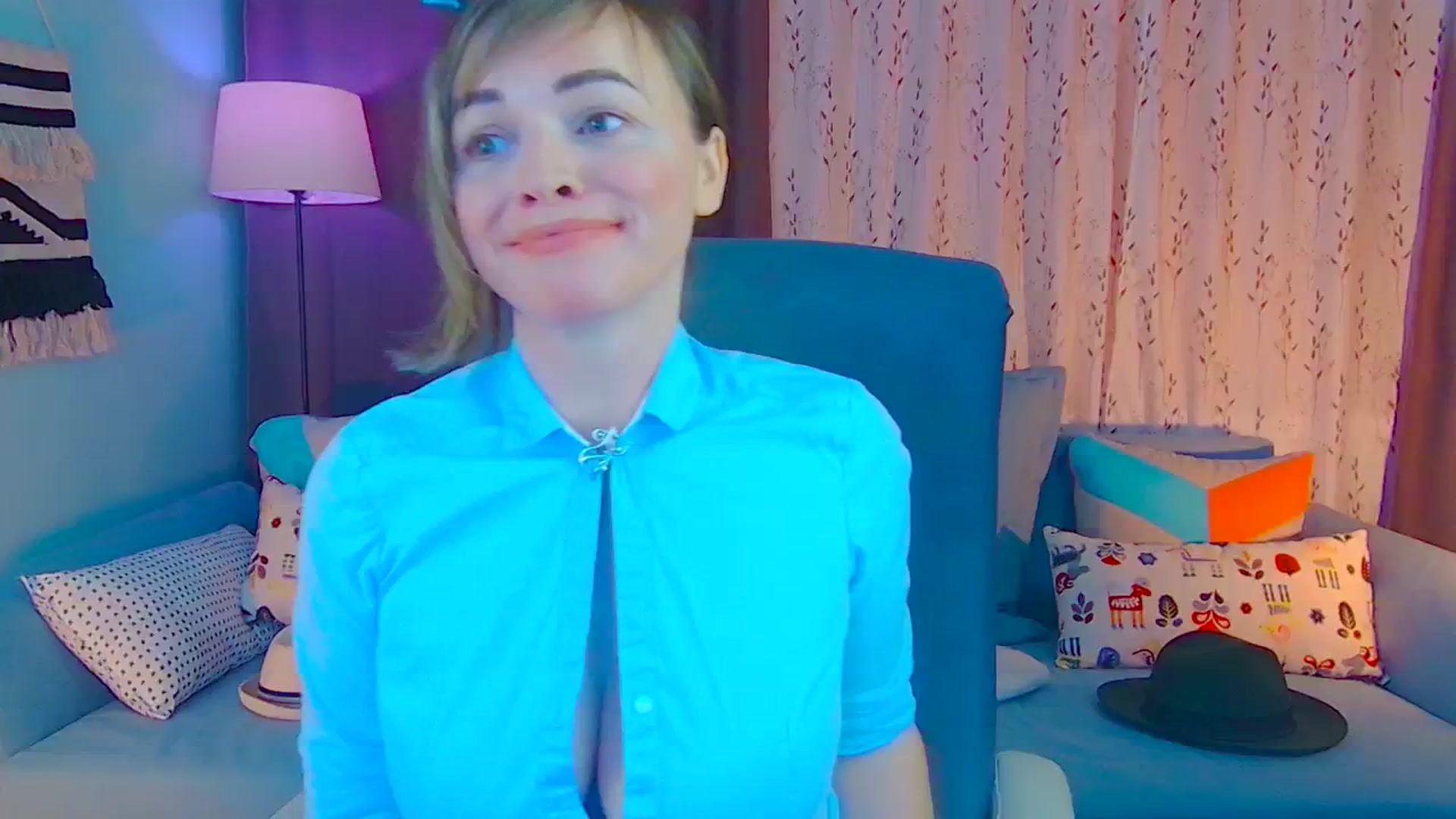 Gallery image thumbnail from SweetDazzle's myfreecams stream on, 12/20/2024, 17:10 image 6 of 20