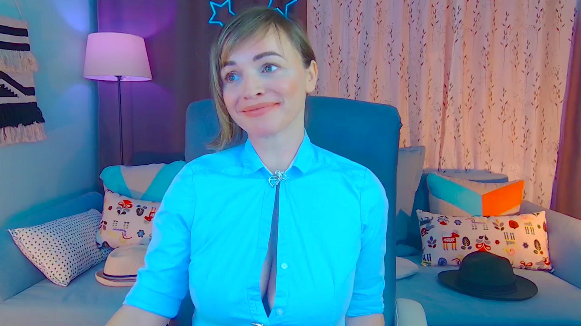 Gallery image thumbnail from SweetDazzle's myfreecams stream on, 12/20/2024, 17:10 image 7 of 20