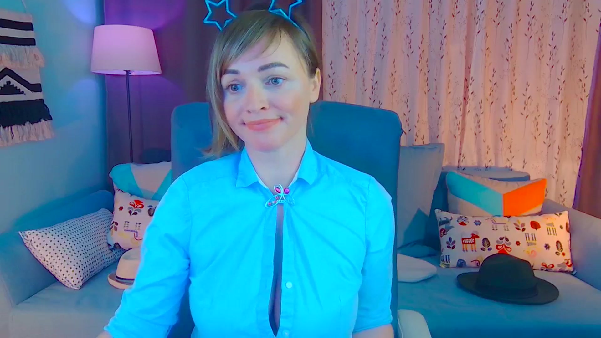 Gallery image thumbnail from SweetDazzle's myfreecams stream on, 12/20/2024, 18:45 image 15 of 20