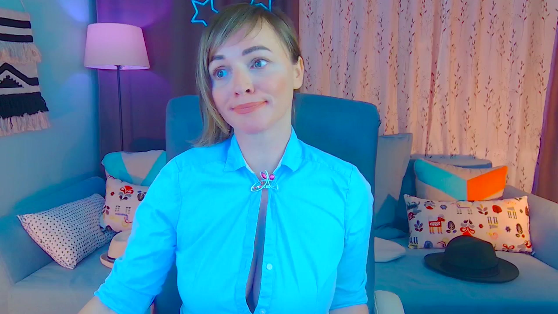 Gallery image thumbnail from SweetDazzle's myfreecams stream on, 12/20/2024, 18:45 image 10 of 20