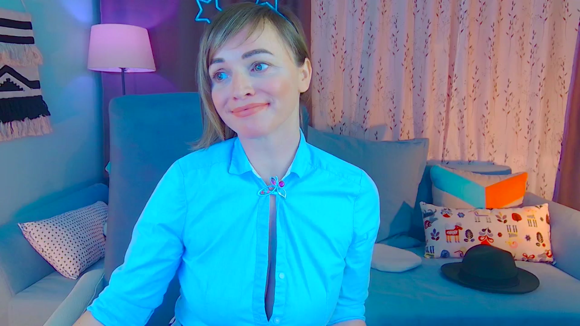 Gallery image thumbnail from SweetDazzle's myfreecams stream on, 12/20/2024, 18:45 image 17 of 20