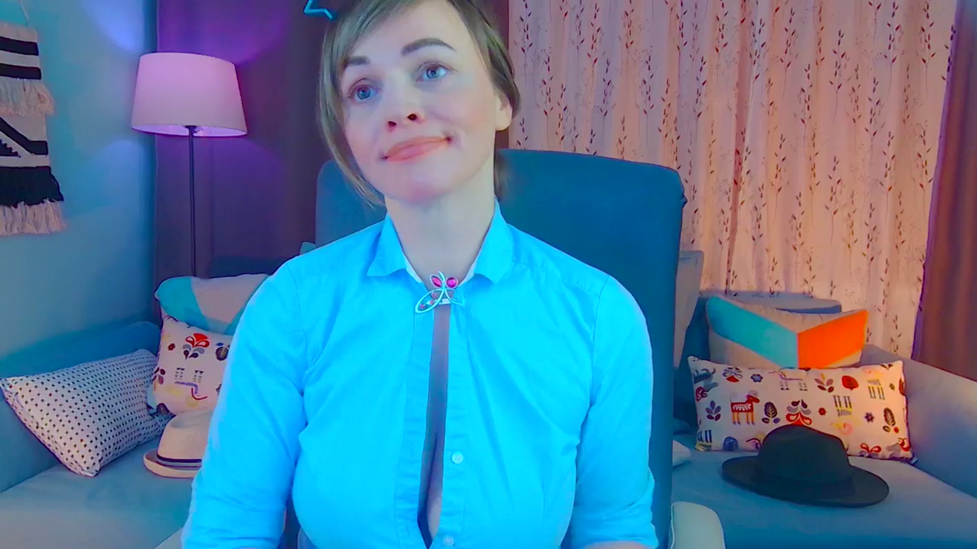 Gallery image thumbnail from SweetDazzle's myfreecams stream on, 12/20/2024, 21:11 image 18 of 20