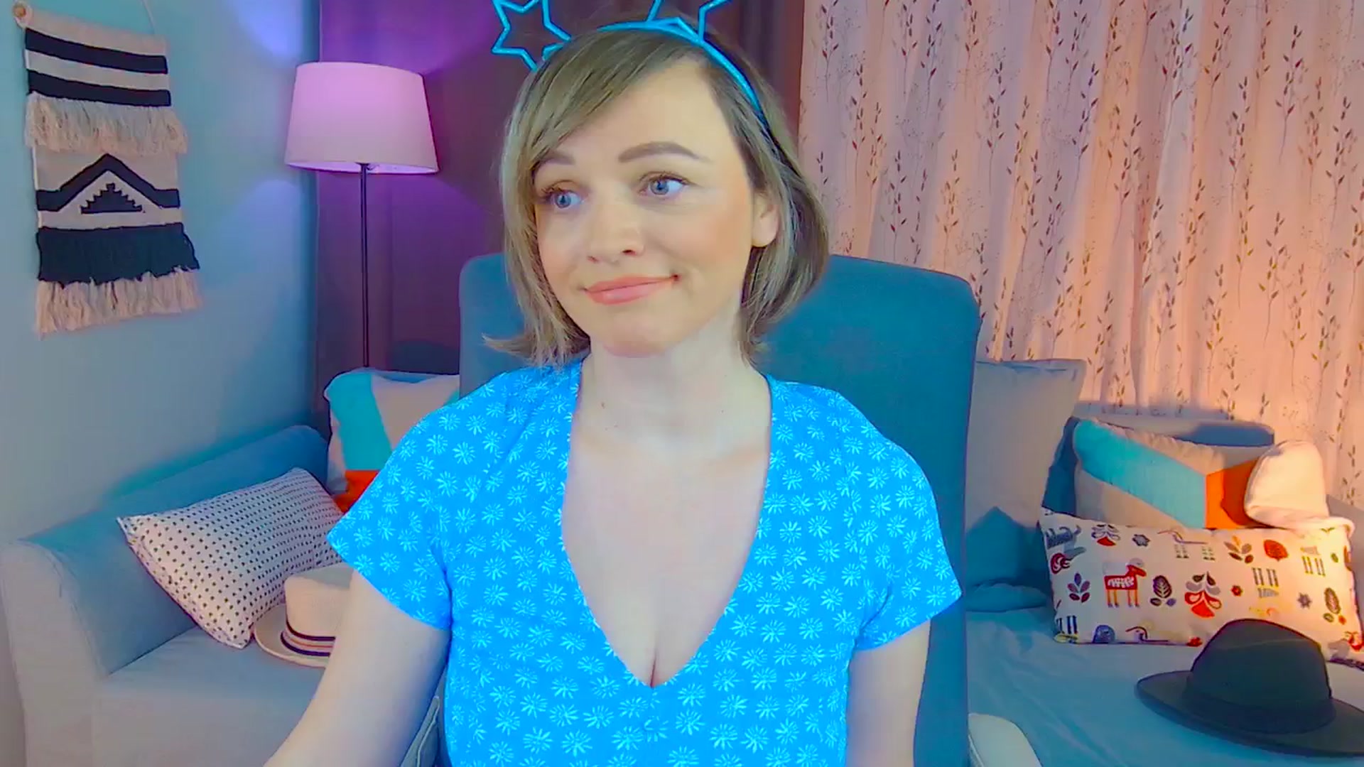 Gallery image thumbnail from SweetDazzle's myfreecams stream on, 01/04/2025, 20:29 image 16 of 20
