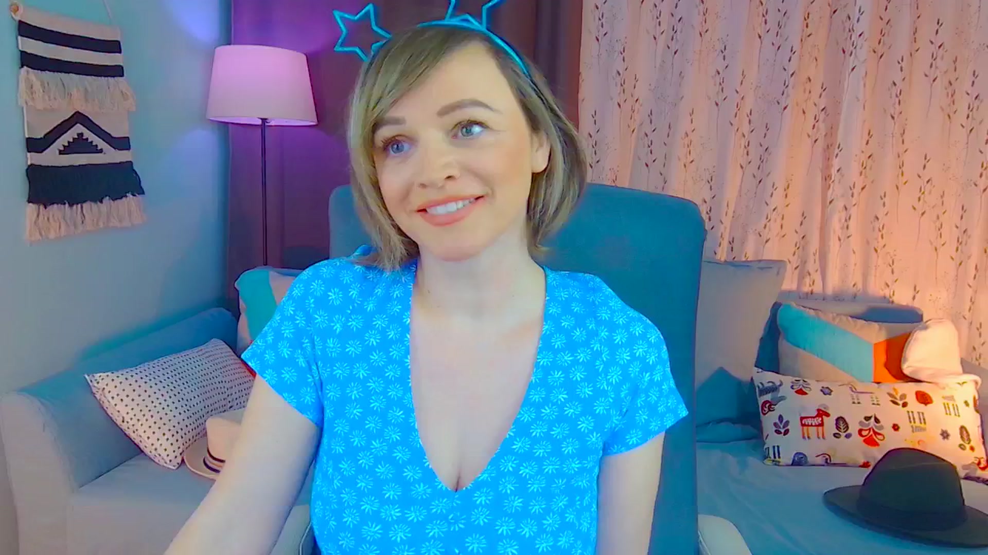 Gallery image thumbnail from SweetDazzle's myfreecams stream on, 01/04/2025, 20:29 image 14 of 20