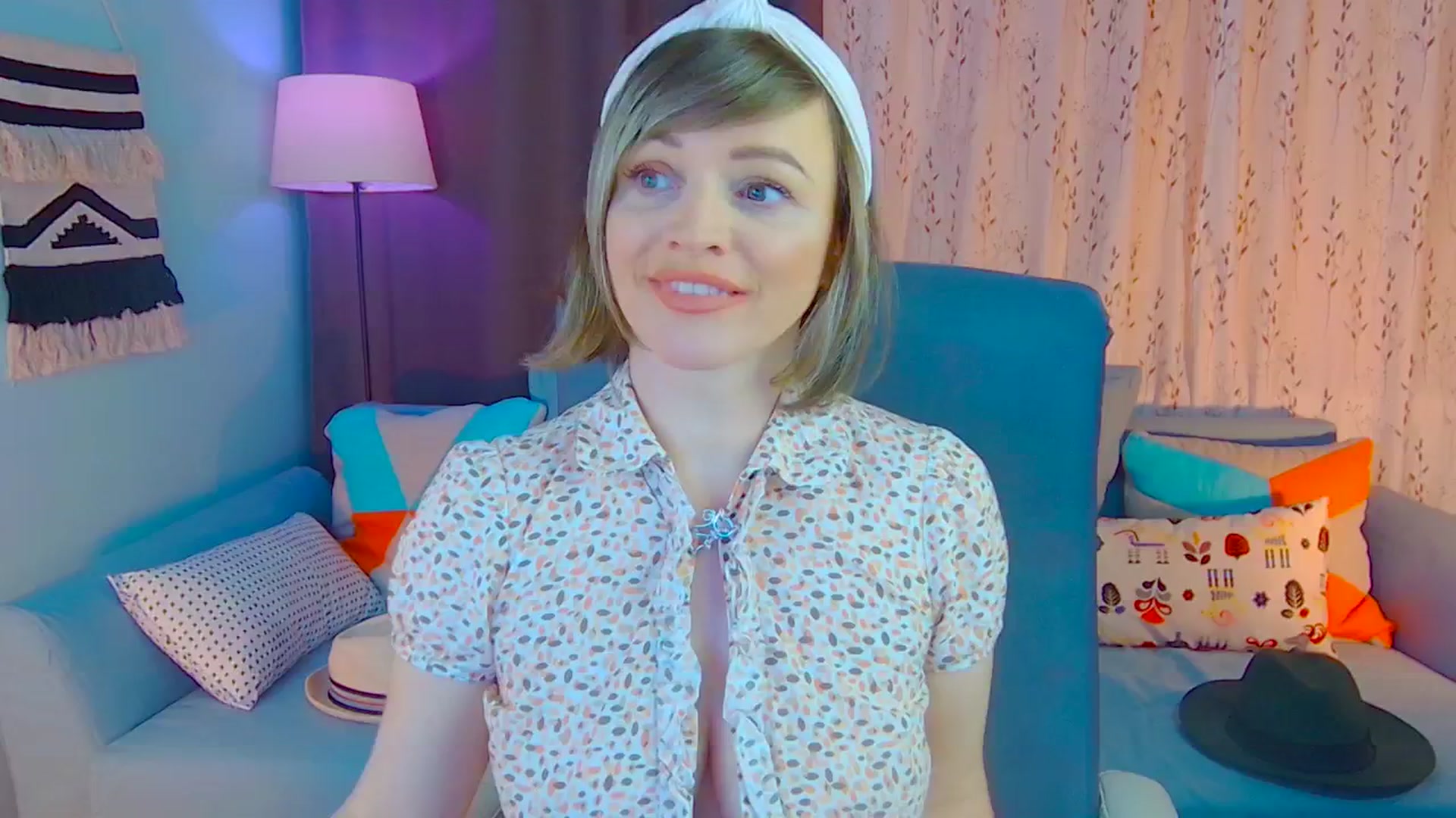 Gallery image thumbnail from SweetDazzle's myfreecams stream on, 01/06/2025, 13:22 image 8 of 20