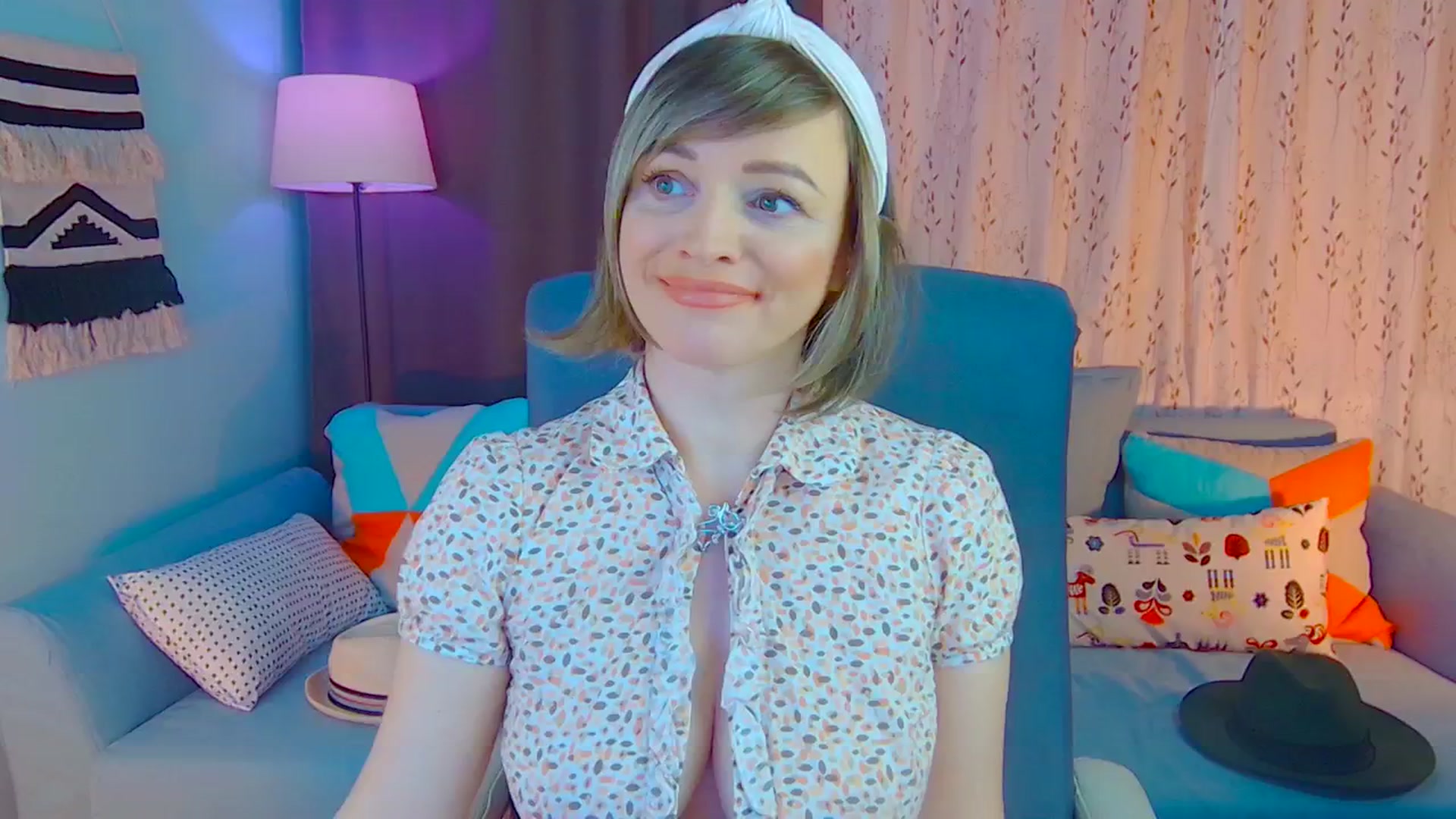Gallery image thumbnail from SweetDazzle's myfreecams stream on, 01/06/2025, 13:22 image 4 of 20