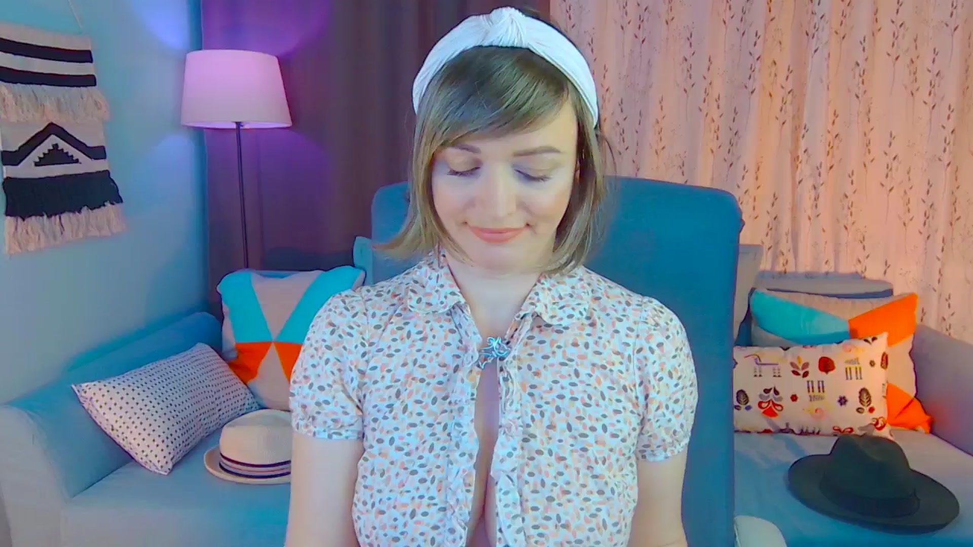 Gallery image thumbnail from SweetDazzle's myfreecams stream on, 01/06/2025, 13:22 image 6 of 20