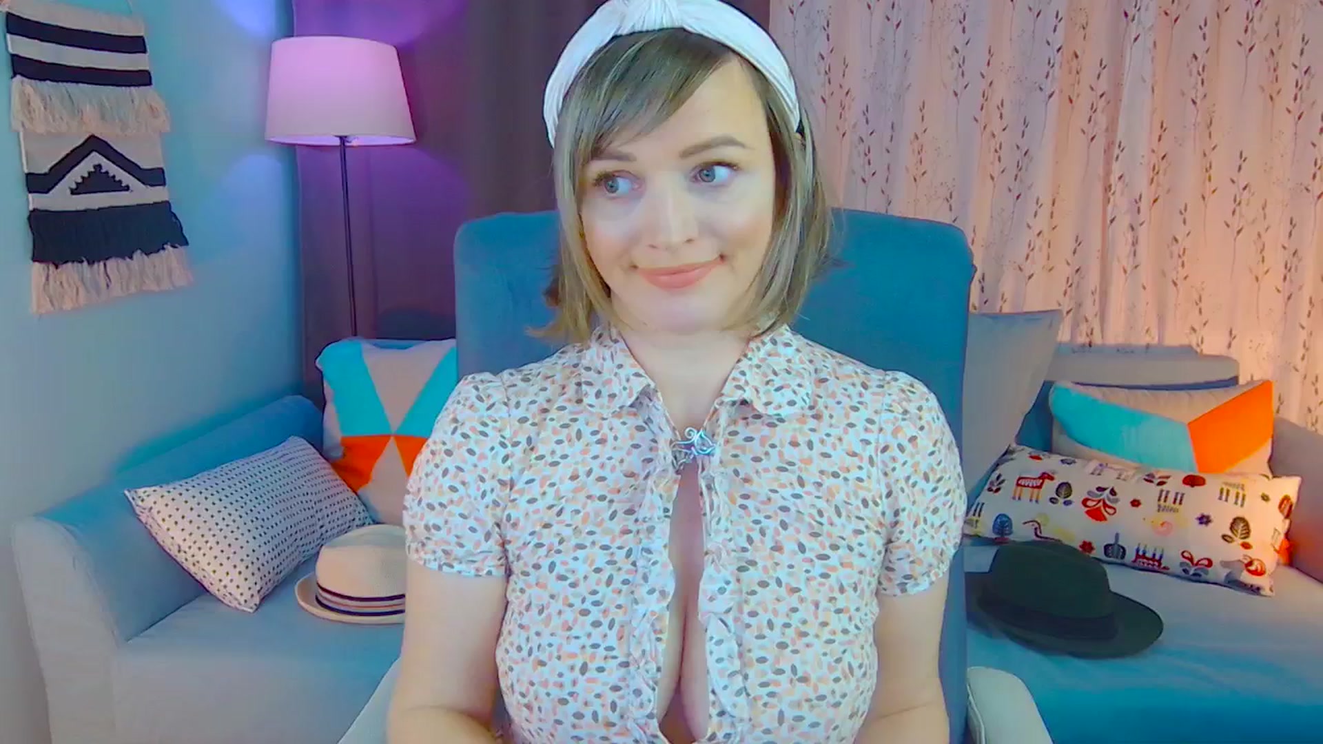 Gallery image thumbnail from SweetDazzle's myfreecams stream on, 01/06/2025, 17:38 image 1 of 20