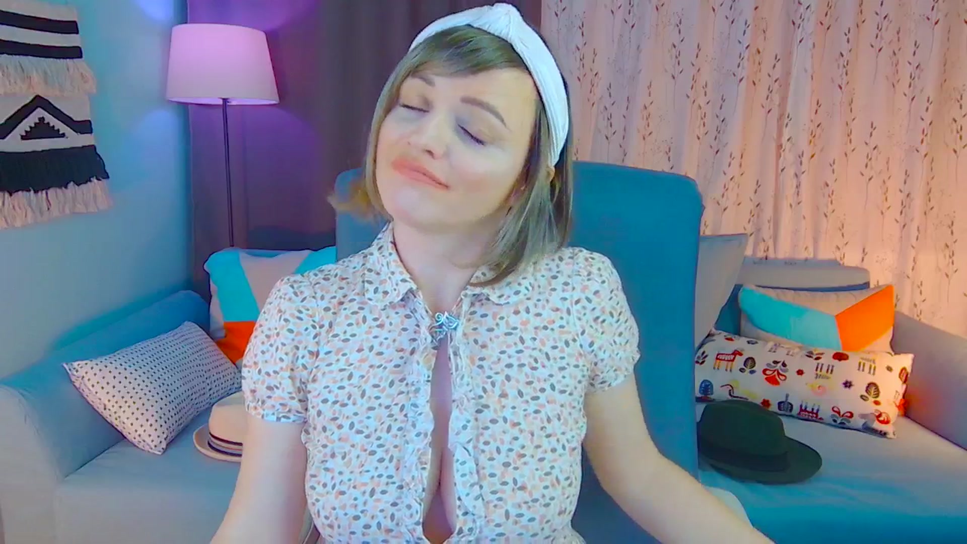 Gallery image thumbnail from SweetDazzle's myfreecams stream on, 01/06/2025, 17:38 image 10 of 20