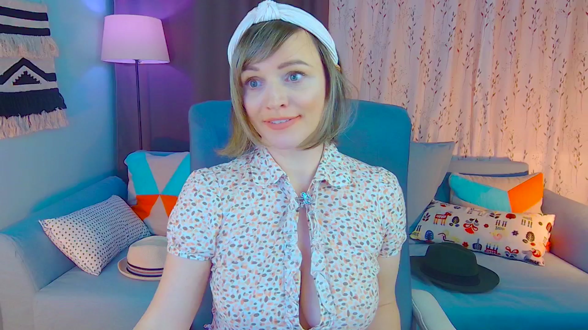 Gallery image thumbnail from SweetDazzle's myfreecams stream on, 01/06/2025, 17:38 image 7 of 20