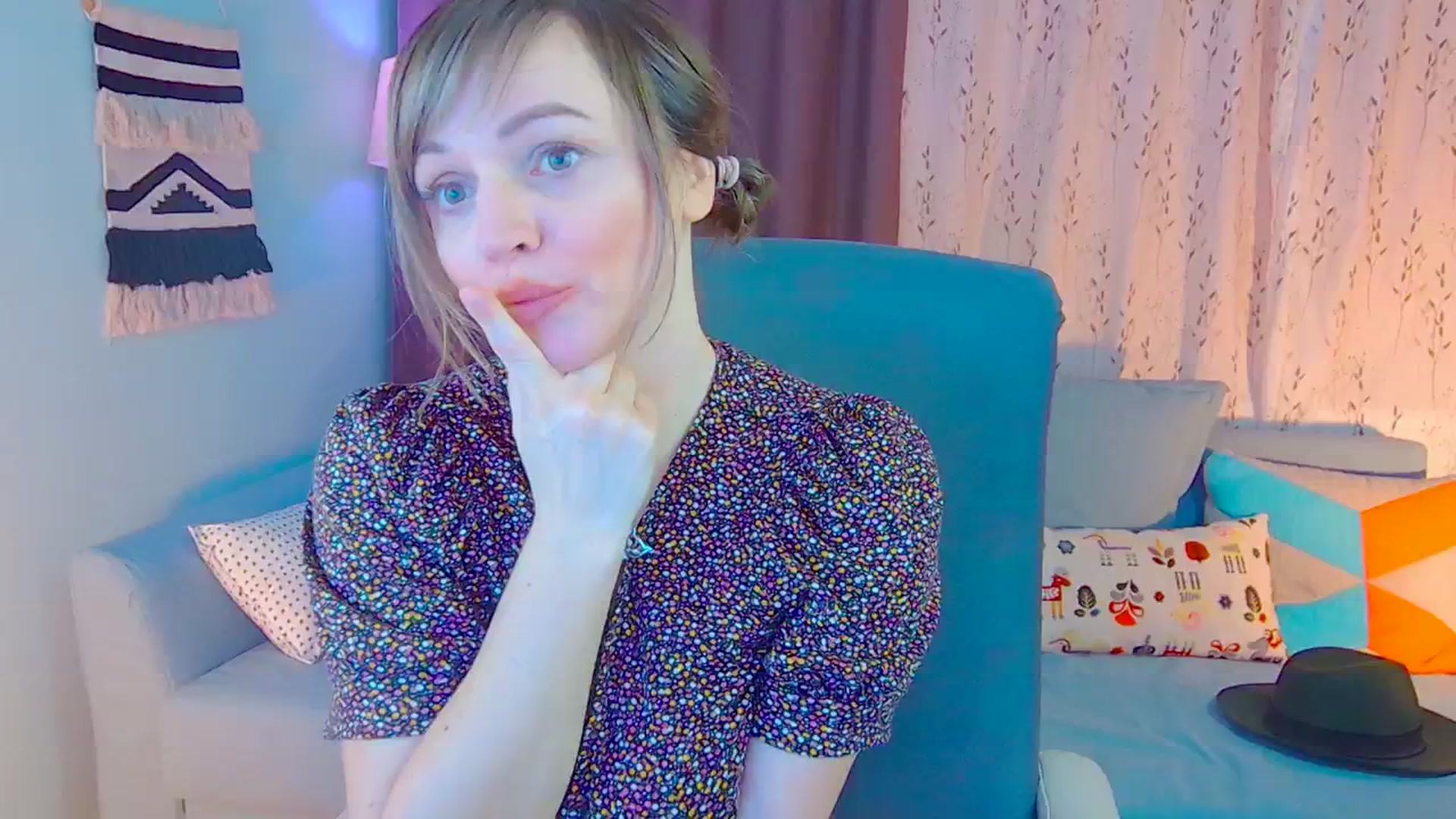 Gallery image thumbnail from SweetDazzle's myfreecams stream on, 01/14/2025, 01:46 image 15 of 20