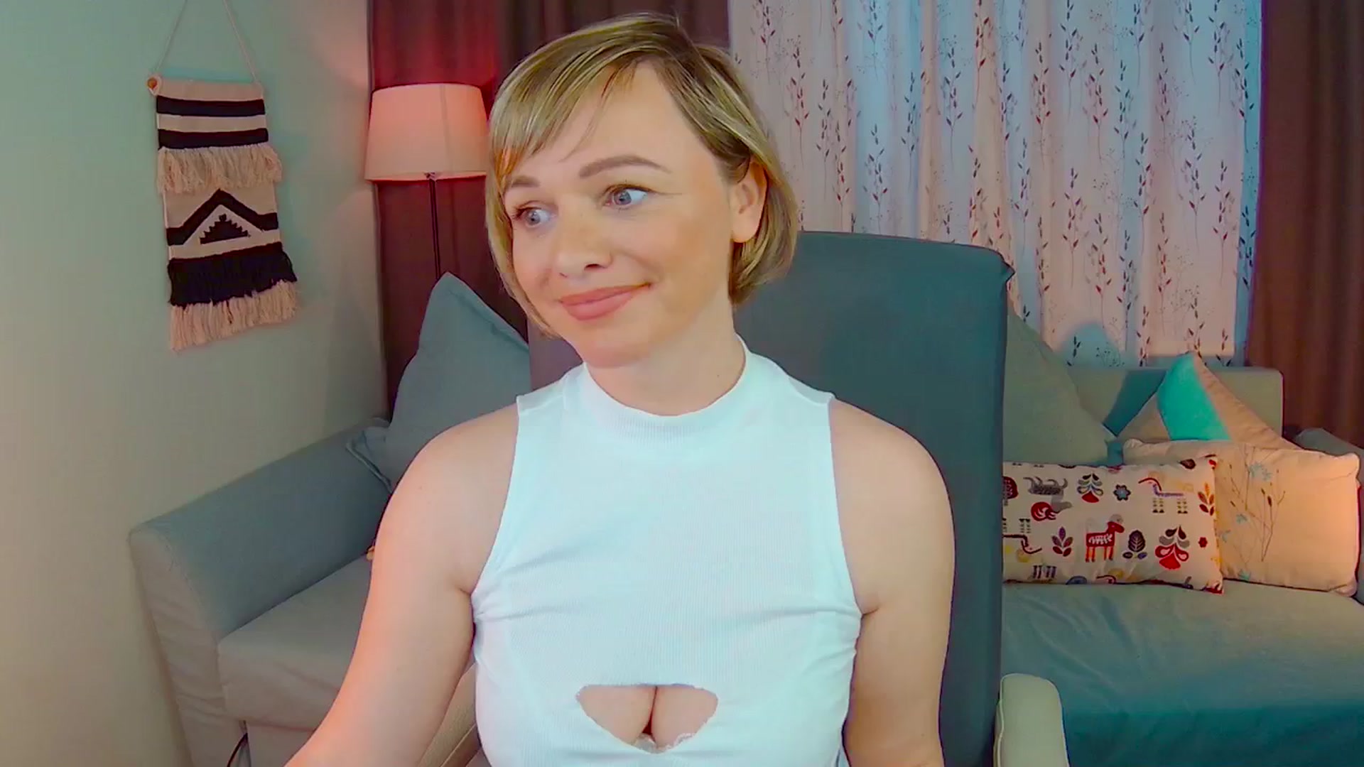 Gallery image thumbnail from SweetDazzle's myfreecams stream on, 02/17/2025, 14:48 image 9 of 20