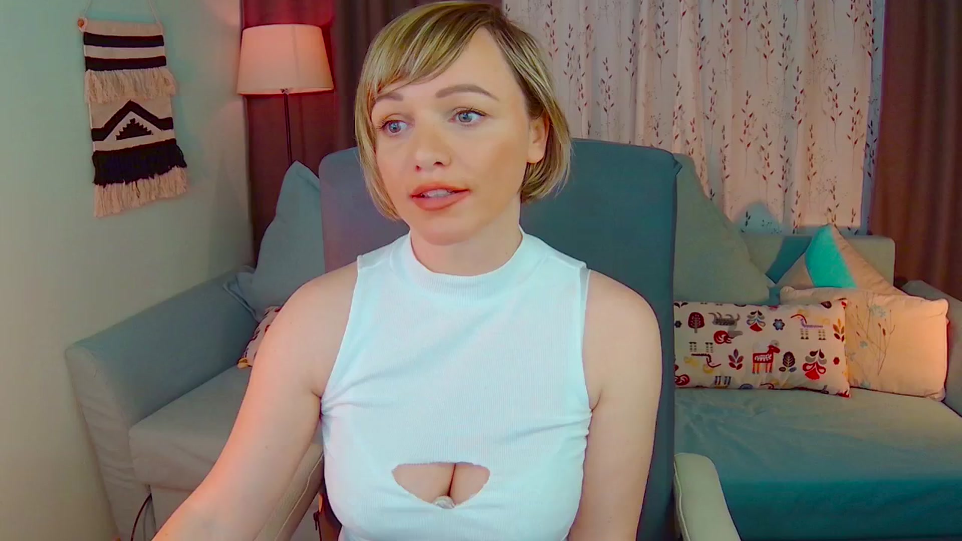 Gallery image thumbnail from SweetDazzle's myfreecams stream on, 02/17/2025, 17:17 image 1 of 20