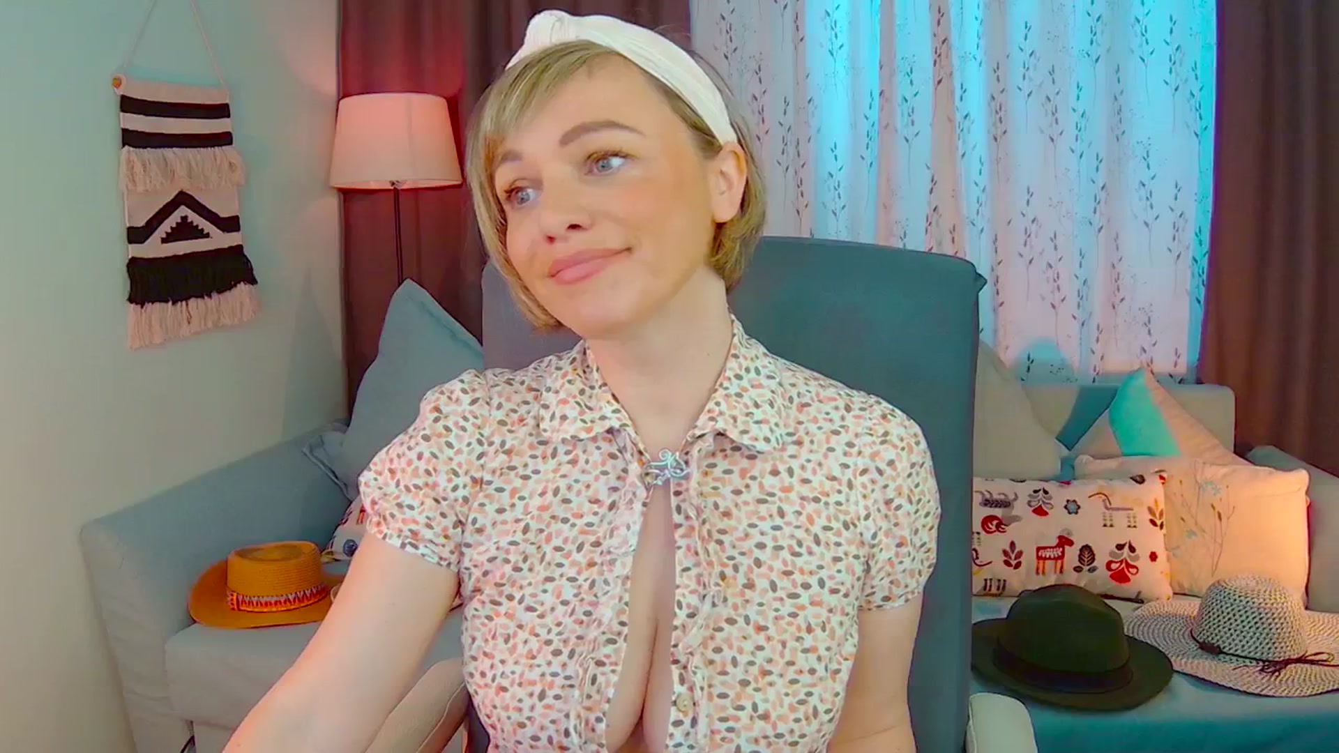 Gallery image thumbnail from SweetDazzle's myfreecams stream on, 02/18/2025, 08:34 image 15 of 20
