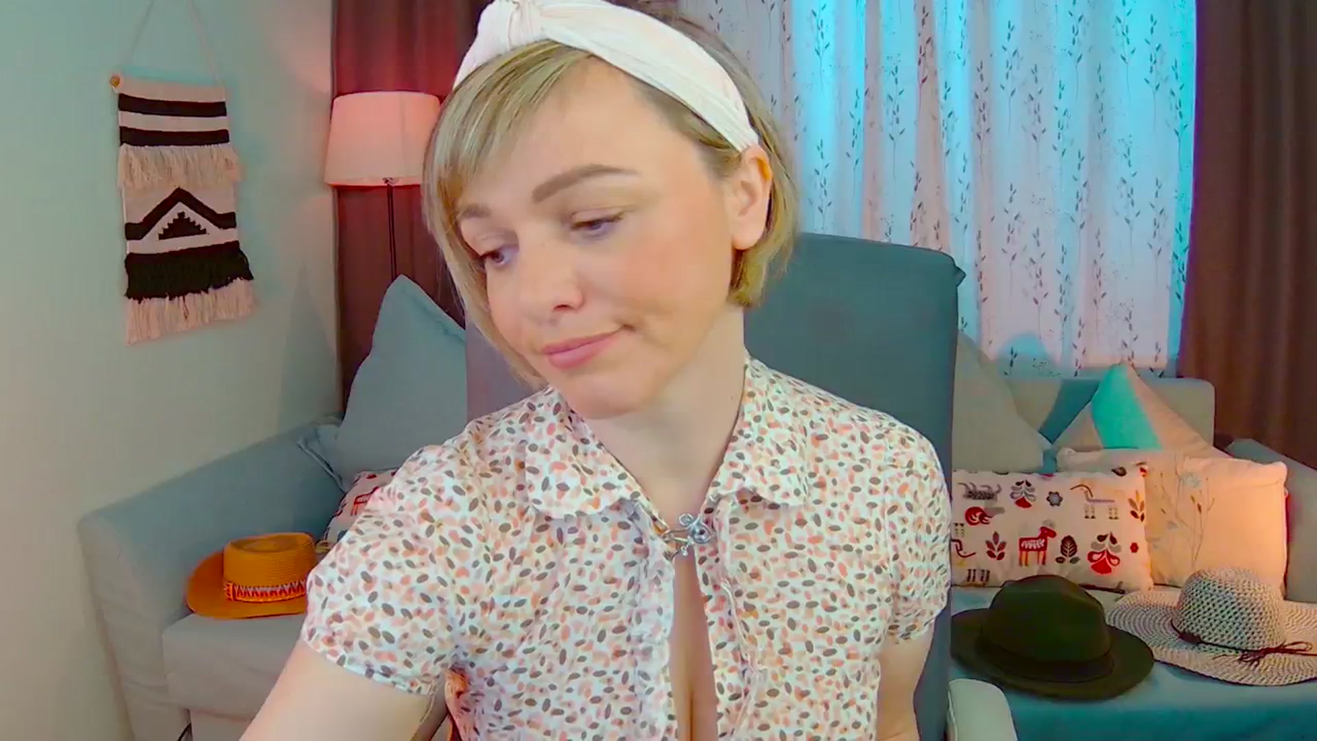 Gallery image thumbnail from SweetDazzle's myfreecams stream on, 02/18/2025, 08:34 image 12 of 20