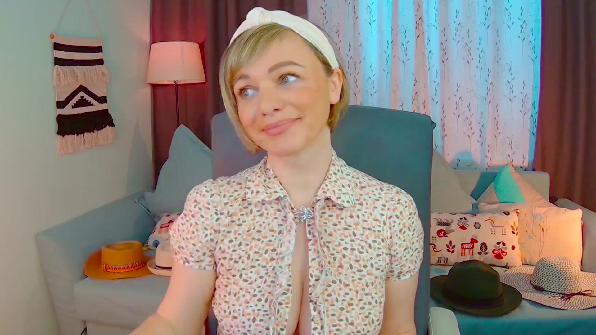 Gallery image thumbnail from SweetDazzle's myfreecams stream on, 02/18/2025, 08:34 image 11 of 20