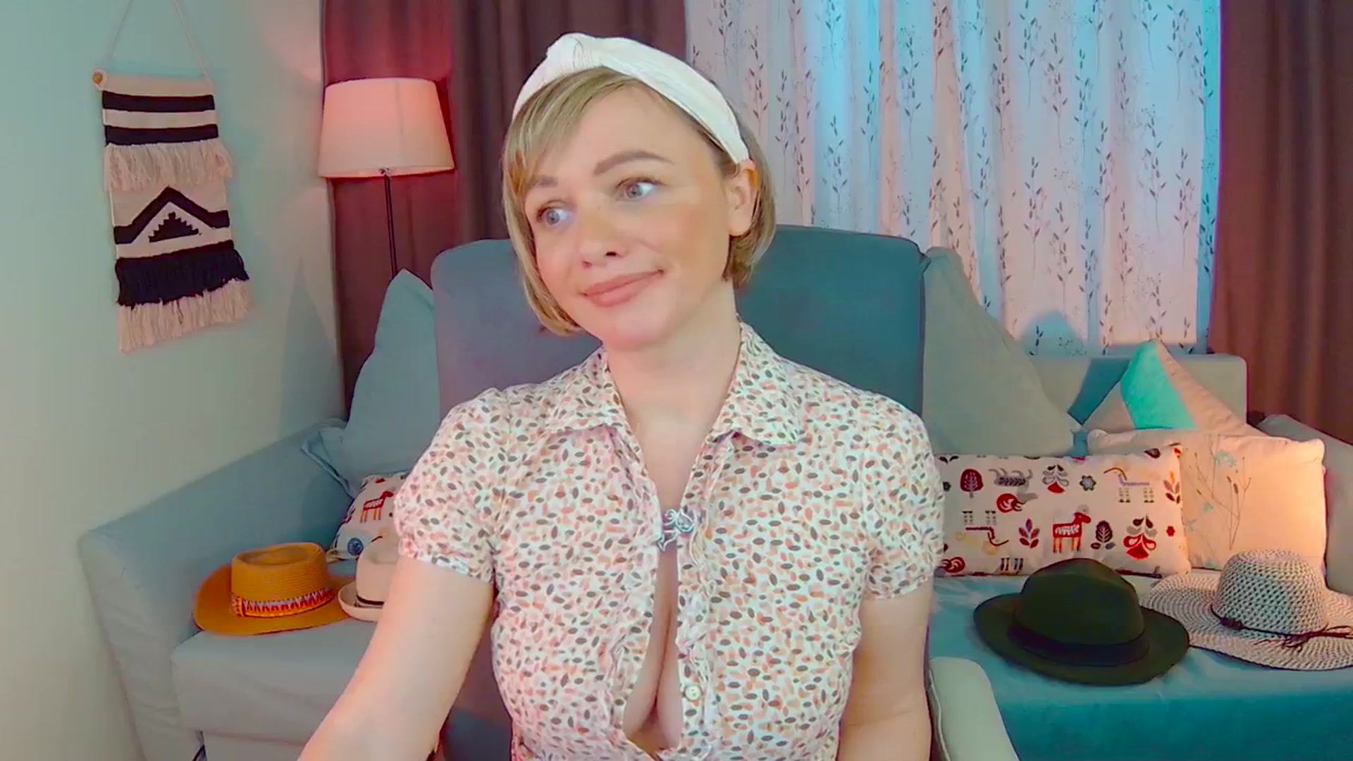 Gallery image thumbnail from SweetDazzle's myfreecams stream on, 02/18/2025, 14:14 image 14 of 20