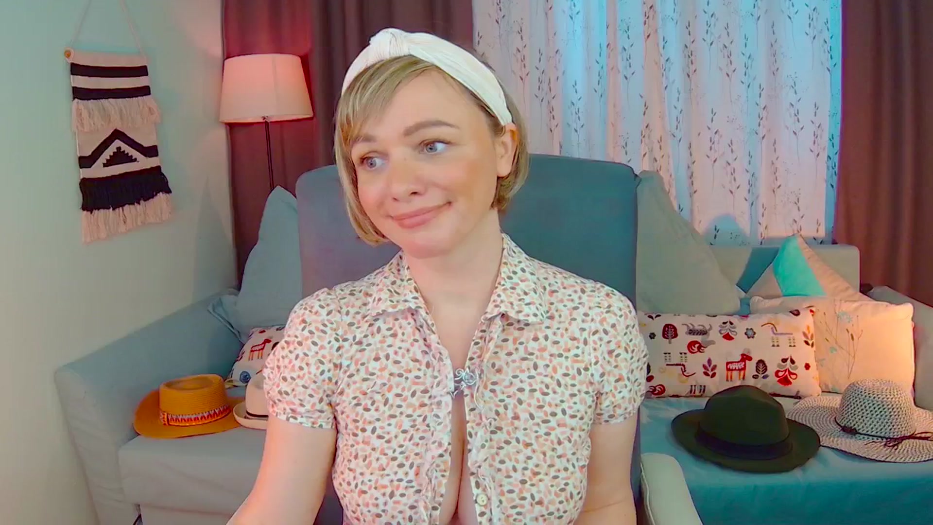 Gallery image thumbnail from SweetDazzle's myfreecams stream on, 02/18/2025, 14:14 image 12 of 20