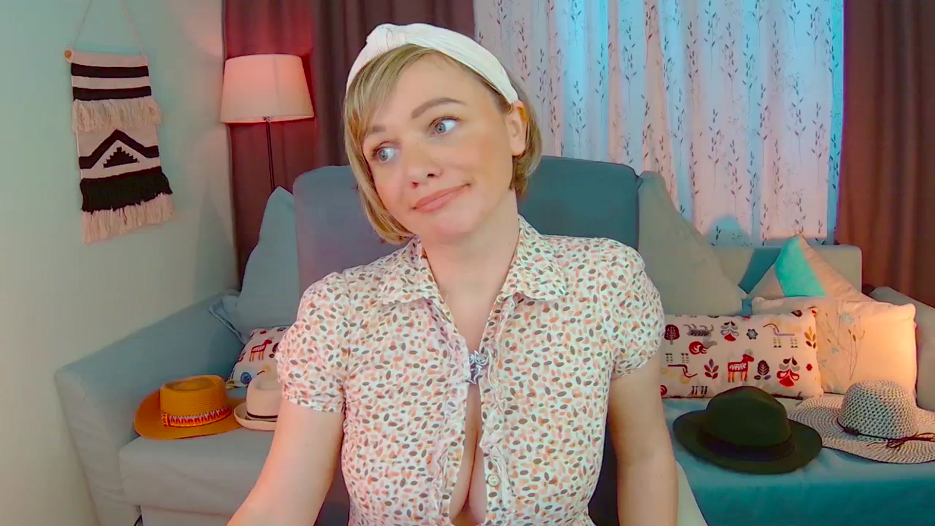 Gallery image thumbnail from SweetDazzle's myfreecams stream on, 02/18/2025, 14:14 image 8 of 20
