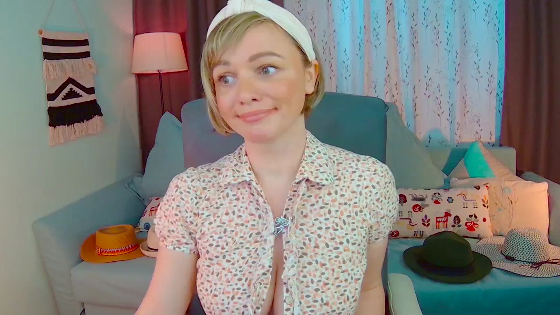 Gallery image thumbnail from SweetDazzle's myfreecams stream on, 02/18/2025, 14:14 image 16 of 20