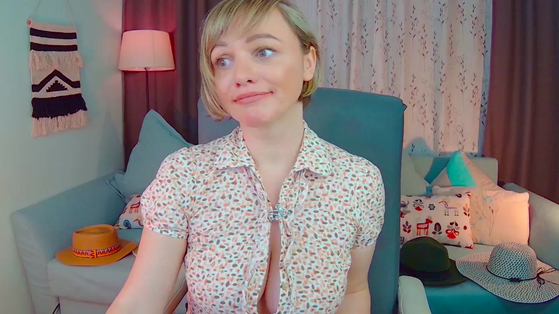 Gallery image thumbnail from SweetDazzle's myfreecams stream on, 02/18/2025, 16:49 image 13 of 20