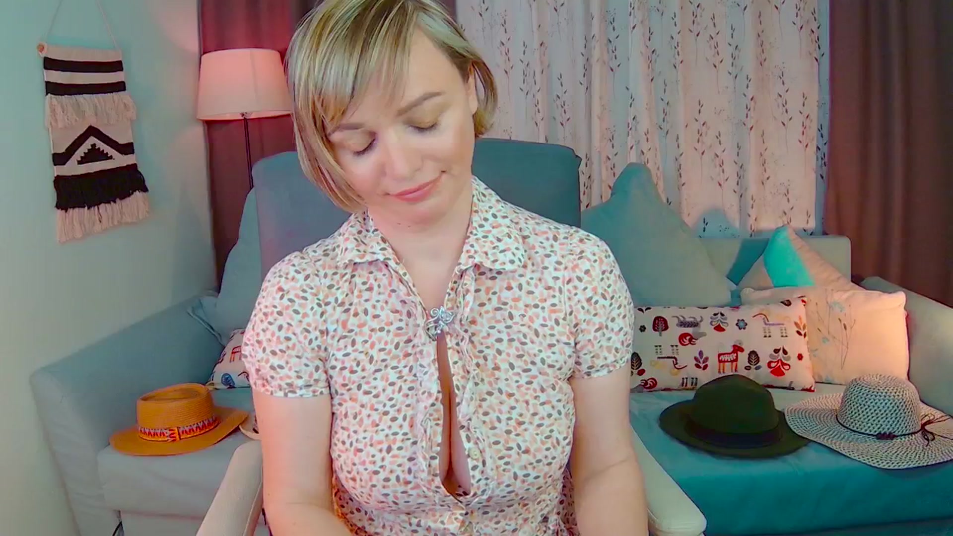 Gallery image thumbnail from SweetDazzle's myfreecams stream on, 02/18/2025, 18:30 image 17 of 20