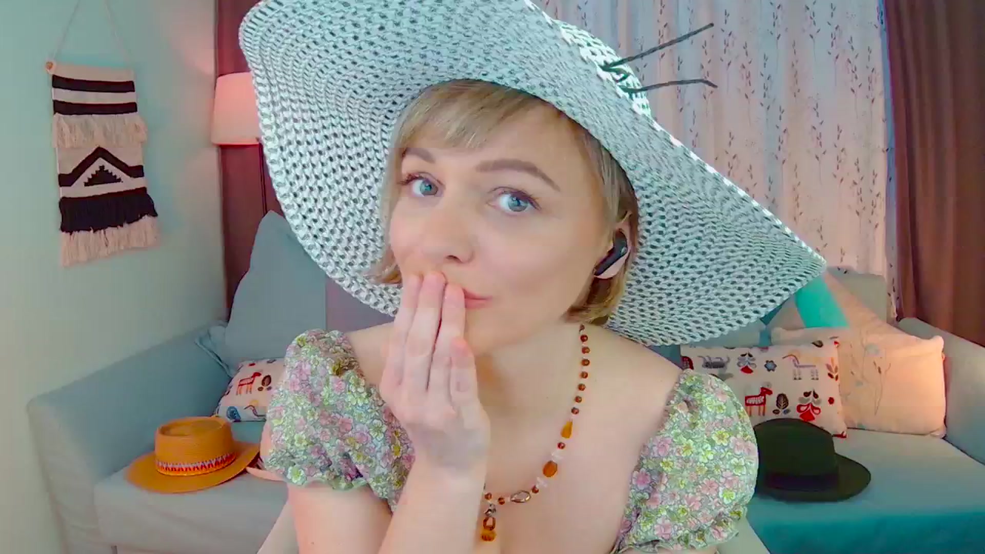 Gallery image thumbnail from SweetDazzle's myfreecams stream on, 02/19/2025, 17:06 image 9 of 20