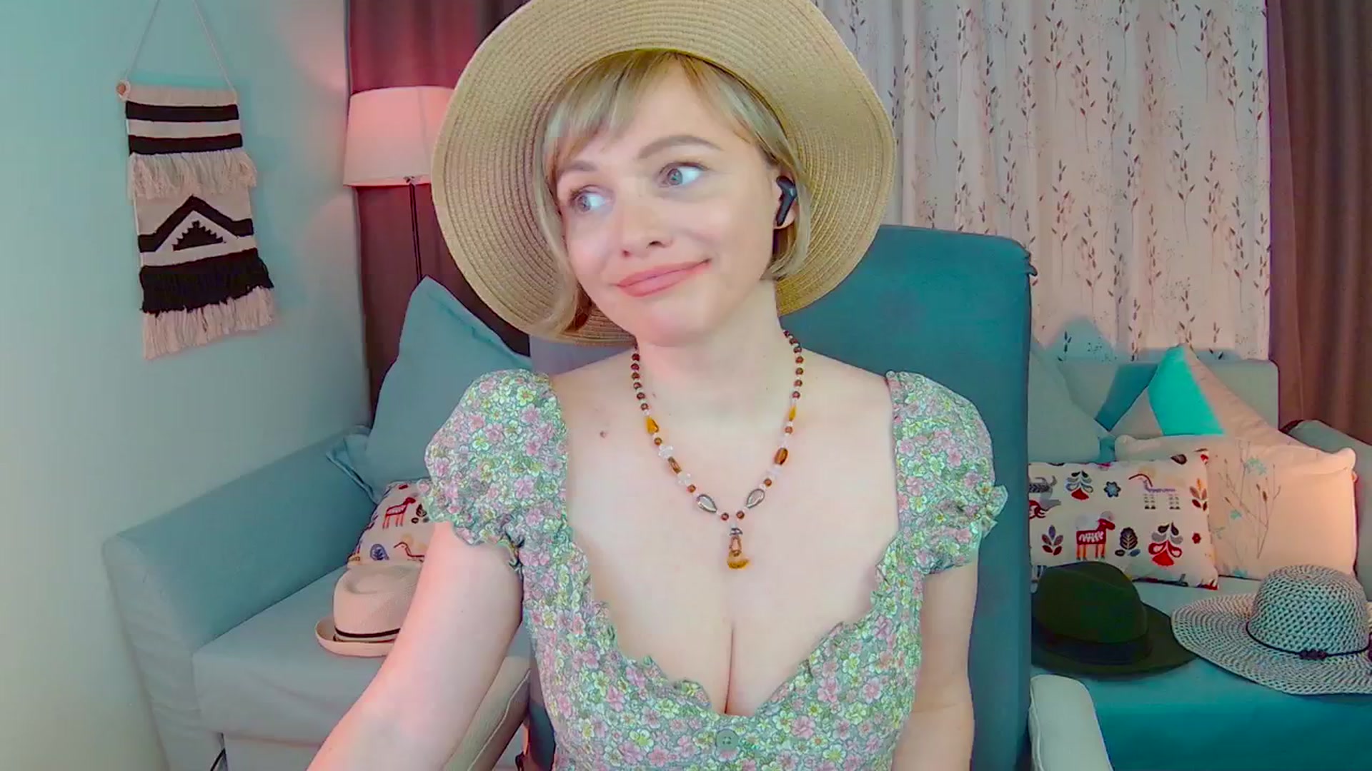 Gallery image thumbnail from SweetDazzle's myfreecams stream on, 02/19/2025, 19:59 image 17 of 20