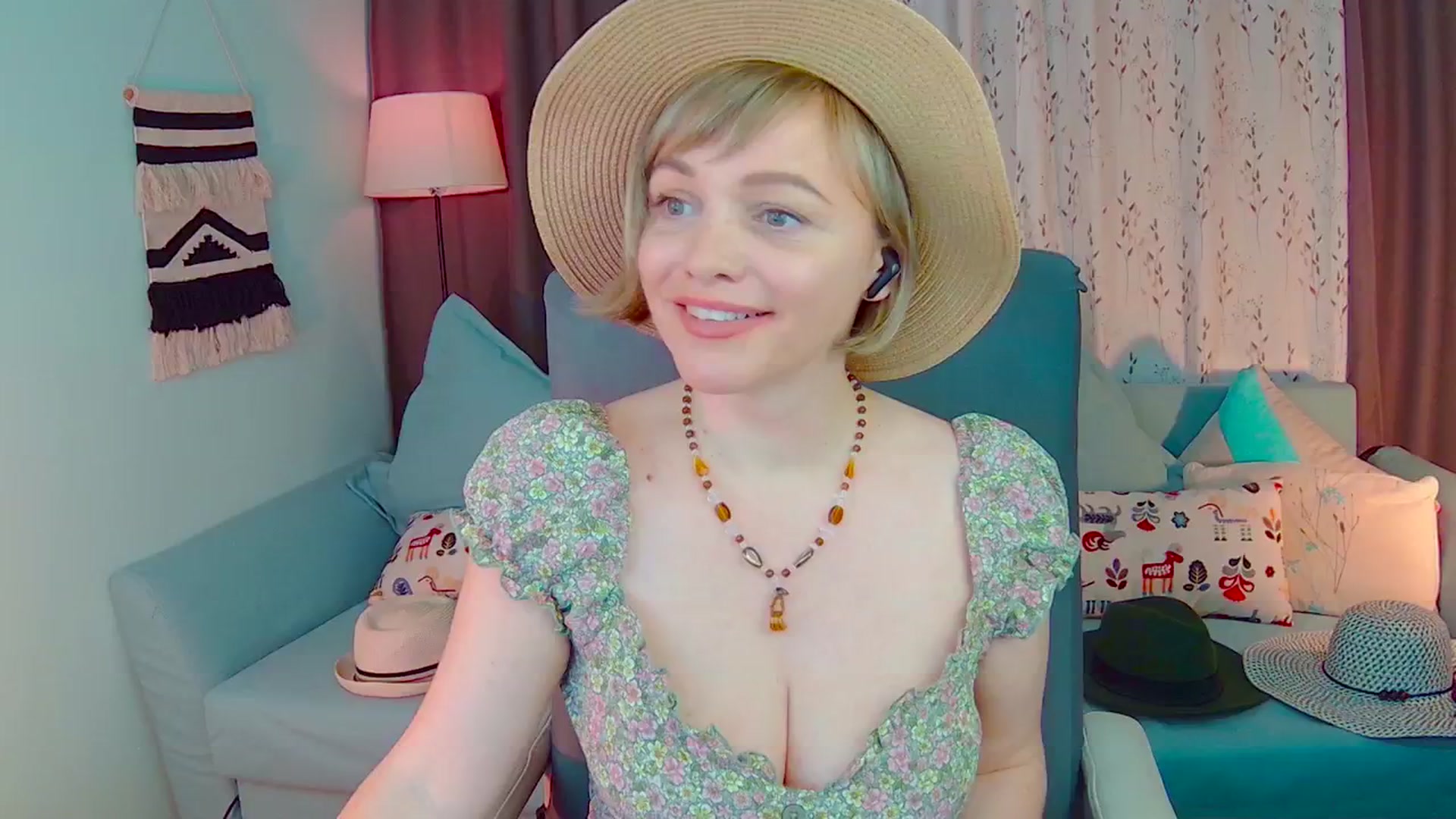 Gallery image thumbnail from SweetDazzle's myfreecams stream on, 02/19/2025, 19:59 image 18 of 20