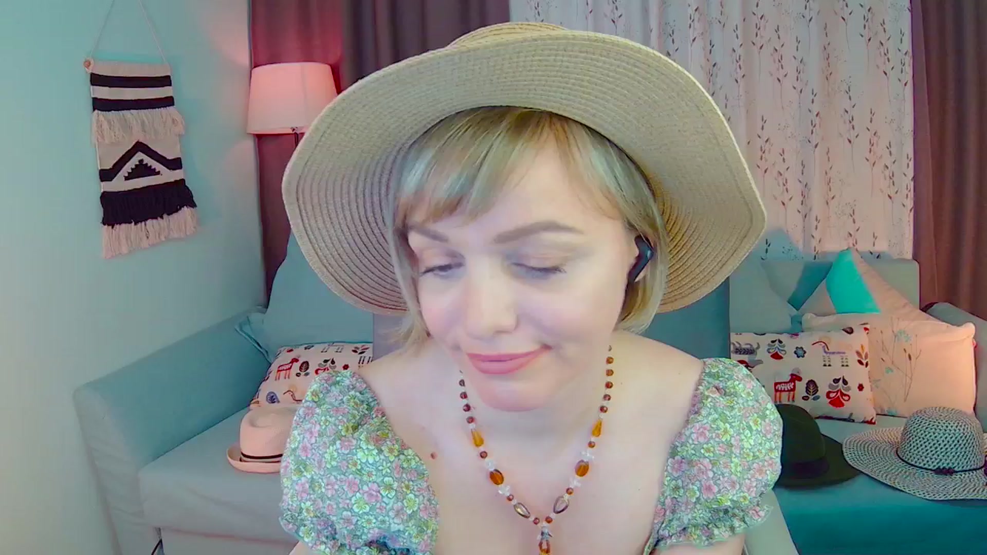 Gallery image thumbnail from SweetDazzle's myfreecams stream on, 02/19/2025, 19:59 image 14 of 20