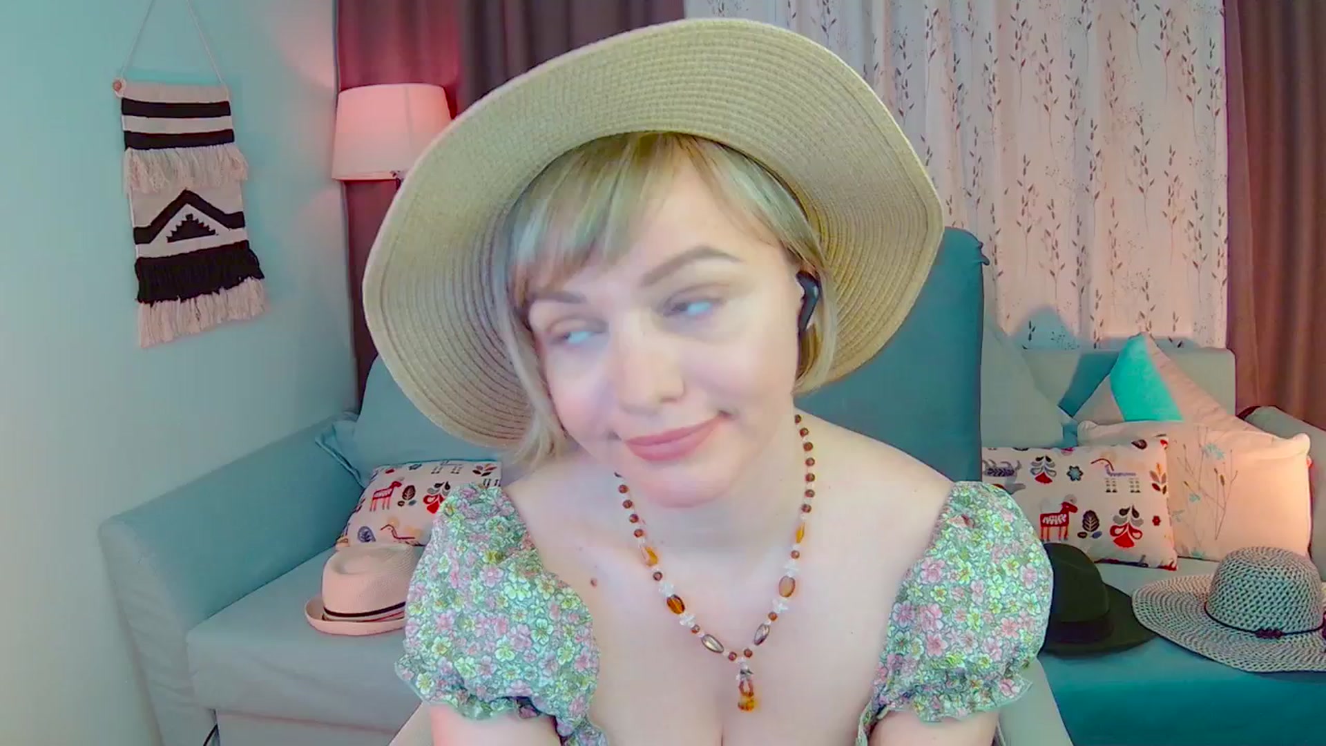 Gallery image thumbnail from SweetDazzle's myfreecams stream on, 02/19/2025, 19:59 image 15 of 20